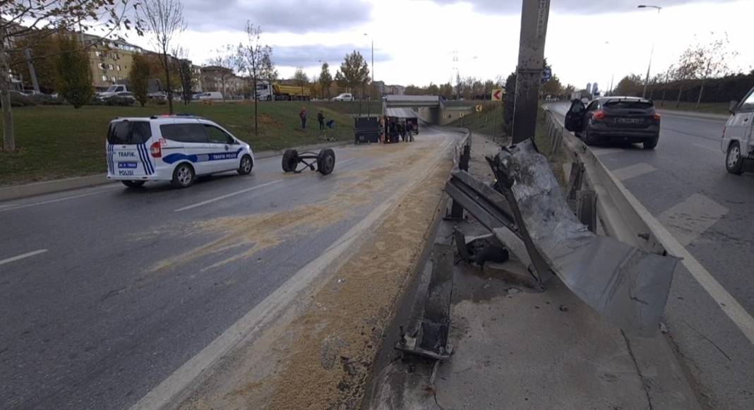 Faciadan dönüldü: Kamyonet, oyuncak gibi dağıldı... 2